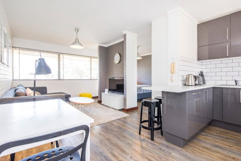 Rosalie 34 - Accommodation Main Beach 1