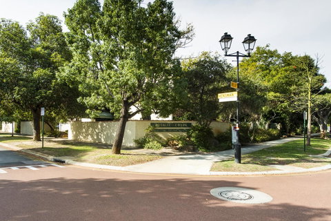 Rosalie 34 - Accommodation Main Beach 11