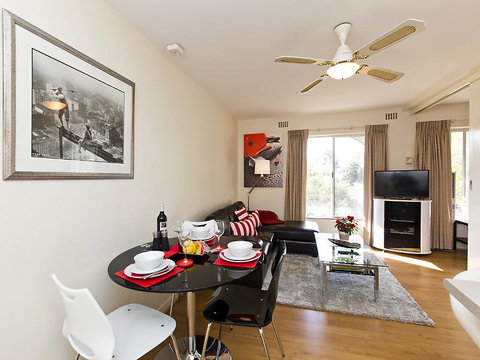 Style In Subiaco - Accommodation Main Beach 7