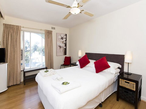 Style In Subiaco - Accommodation Main Beach 10