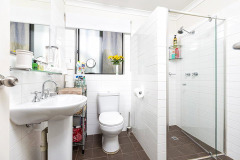 Como Executive Apartment - Accommodation Main Beach 15