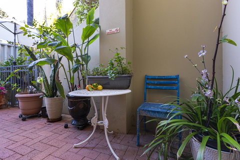 Como Executive Apartment - Accommodation Main Beach 11