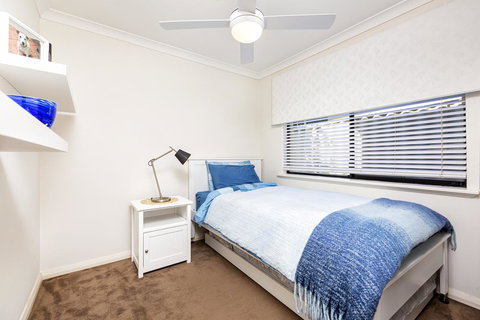 Como Executive Apartment - Accommodation Main Beach 12
