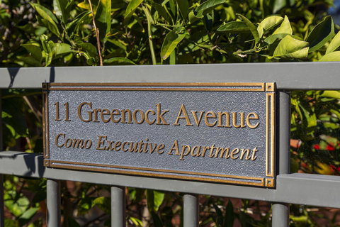 Como Executive Apartment - Accommodation Main Beach 18