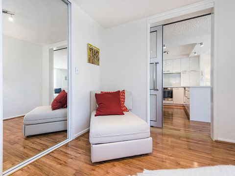 South Perth Deluxe Apartment - Accommodation Main Beach 19