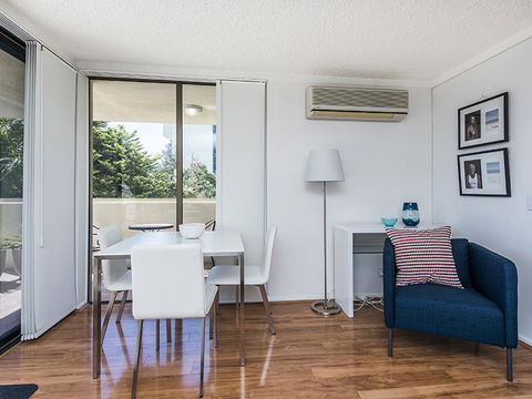 South Perth Deluxe Apartment - Accommodation Main Beach 9