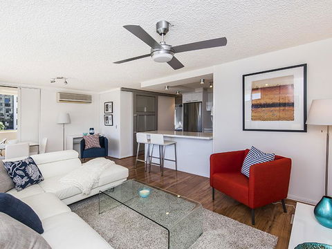 South Perth Deluxe Apartment - Accommodation Main Beach 5