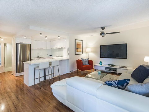 South Perth Deluxe Apartment - Accommodation Main Beach 41