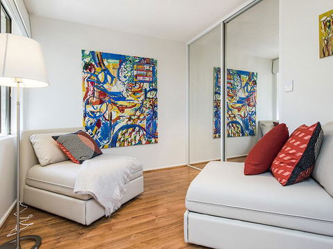 South Perth Deluxe Apartment - Accommodation Main Beach 36