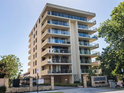 South Perth Deluxe Apartment - Accommodation Main Beach 27