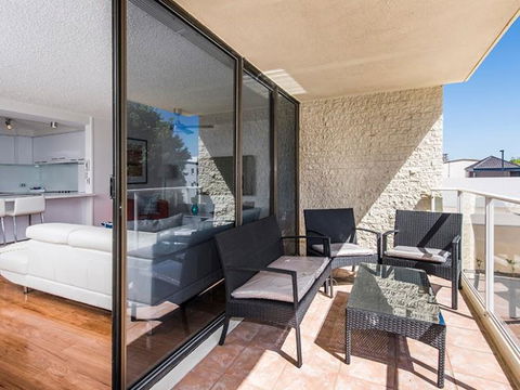 South Perth Deluxe Apartment - Accommodation Main Beach 18