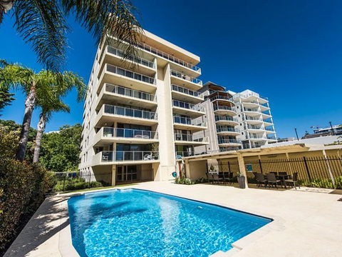 South Perth Deluxe Apartment - Accommodation Main Beach 42