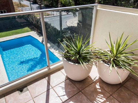 South Perth Deluxe Apartment - Accommodation Main Beach 33