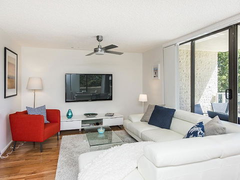 South Perth Deluxe Apartment - Accommodation Main Beach 6