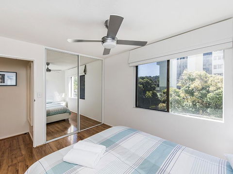 South Perth Deluxe Apartment - Accommodation Main Beach 38