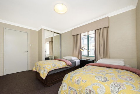 Subiaco Village 18 - Accommodation Main Beach 9