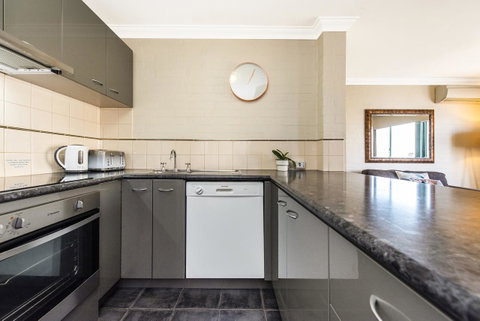 Subiaco Village 18 - Accommodation Main Beach 5