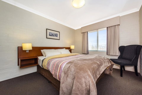 Subiaco Village 18 - Accommodation Main Beach 14