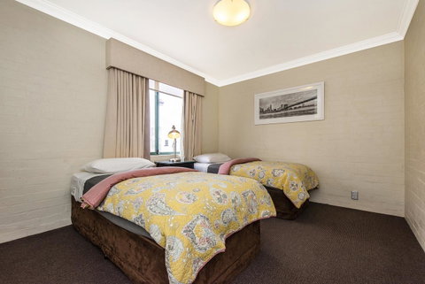 Subiaco Village 18 - Accommodation Main Beach 10