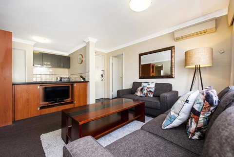Subiaco Village 18 - Accommodation Main Beach 2