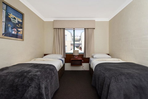 Subiaco Village 18 - Accommodation Main Beach 16
