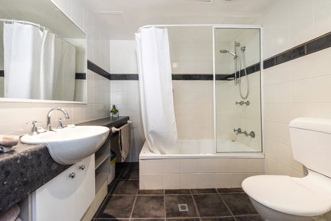Subiaco Village 18 - Accommodation Main Beach 18