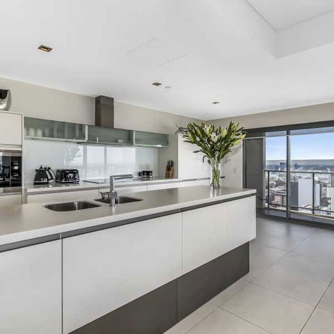 Astra Apartments Perth CBD - Accommodation Main Beach 2
