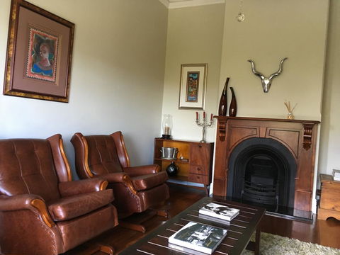 Rowley House - Accommodation Main Beach 17