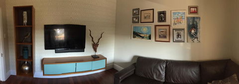 Rowley House - Accommodation Main Beach 5