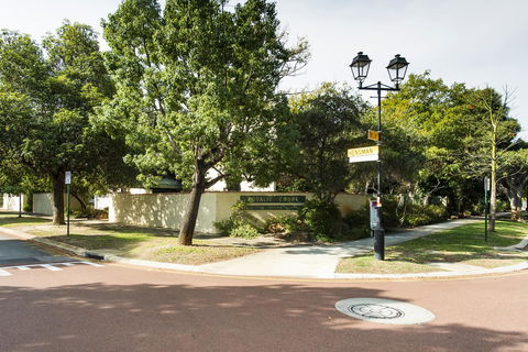 Rosalie 46 - Accommodation Main Beach 12