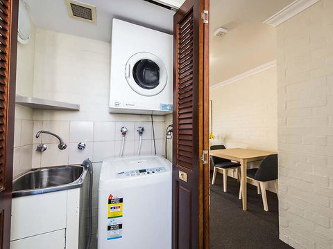 Subiaco Village 28 - Accommodation Main Beach 16