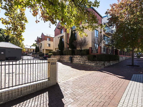 Subiaco Village 28 - Accommodation Main Beach 22