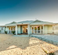 Blue Sky Escapes The Lookout Lancelin - Accommodation Main Beach