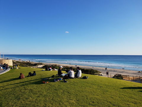 Scarborough - Oceanview 2 Bed, 2 Bathroom Apartment - Accommodation Main Beach 2