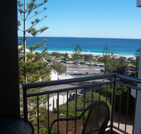 Scarborough - Oceanview 2 bed 2 bathroom Apartment - Accommodation Main Beach