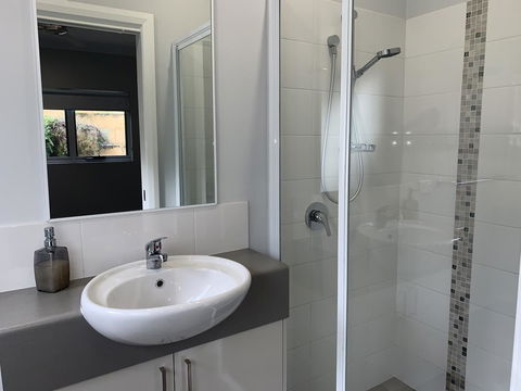 17 By The Sea - Accommodation Main Beach 4