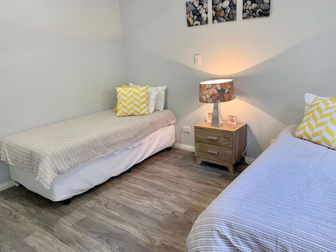 17 By The Sea - Accommodation Main Beach 7