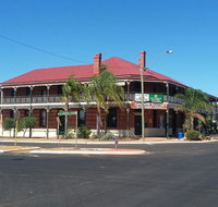 The Palace Hotel - Accommodation Main Beach