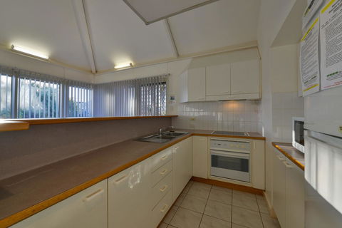 Osprey Holiday Village Unit 108 - Accommodation Main Beach 5