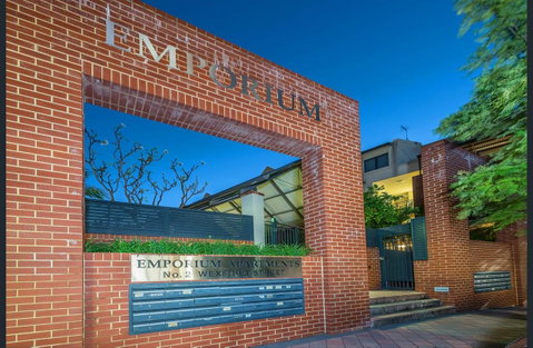 Subiaco Emporium Apartment - Accommodation Main Beach 5