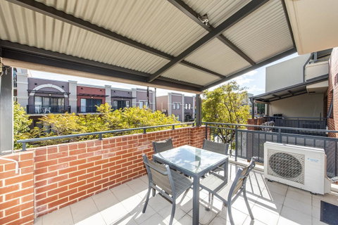 Subiaco Emporium Apartment - Accommodation Main Beach 1
