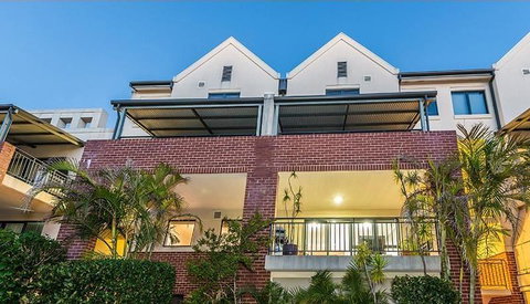 Subiaco Emporium Apartment - Accommodation Main Beach 7