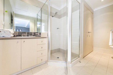 Subiaco Emporium Apartment - Accommodation Main Beach 12