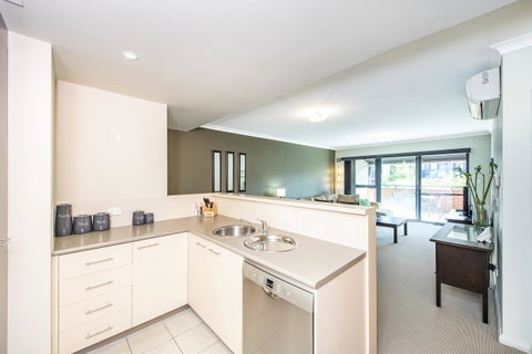 Subiaco Emporium Apartment - Accommodation Main Beach 14