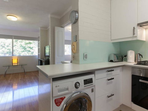 Rosalie In Shenton Park - Accommodation Main Beach 12