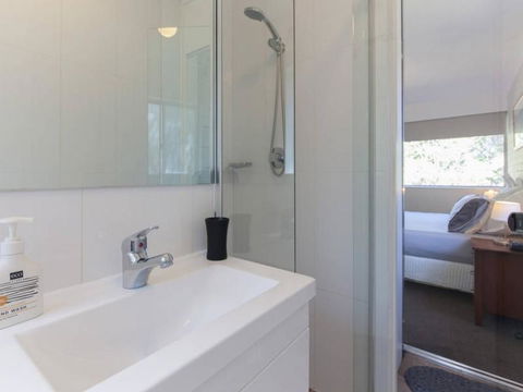 Rosalie In Shenton Park - Accommodation Main Beach 1