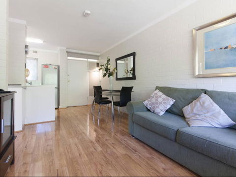 Rosalie In Shenton Park - Accommodation Main Beach 6
