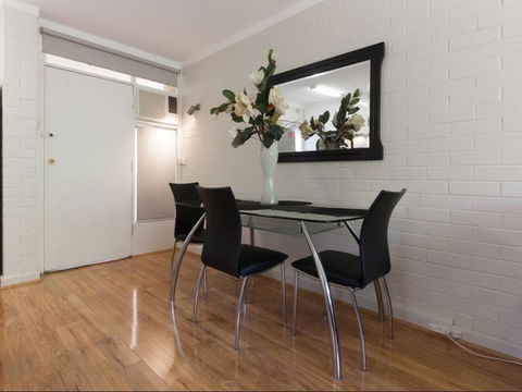 Rosalie In Shenton Park - Accommodation Main Beach 11