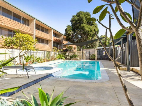 Rosalie In Shenton Park - Accommodation Main Beach 9