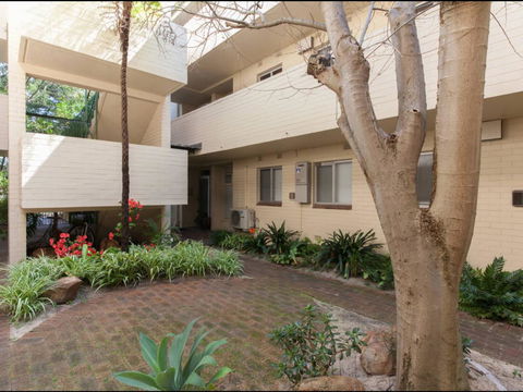 Rosalie In Shenton Park - Accommodation Main Beach 17